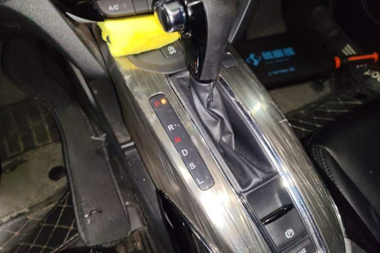 Used Honda XR-V 2017 1.8L EXi CVT Comfort Version Gear Lever