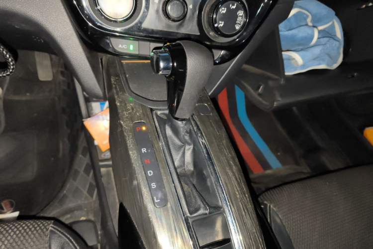 Used Honda XR-V 2017 1.5L LXi CVT Classic Edition Gear Lever