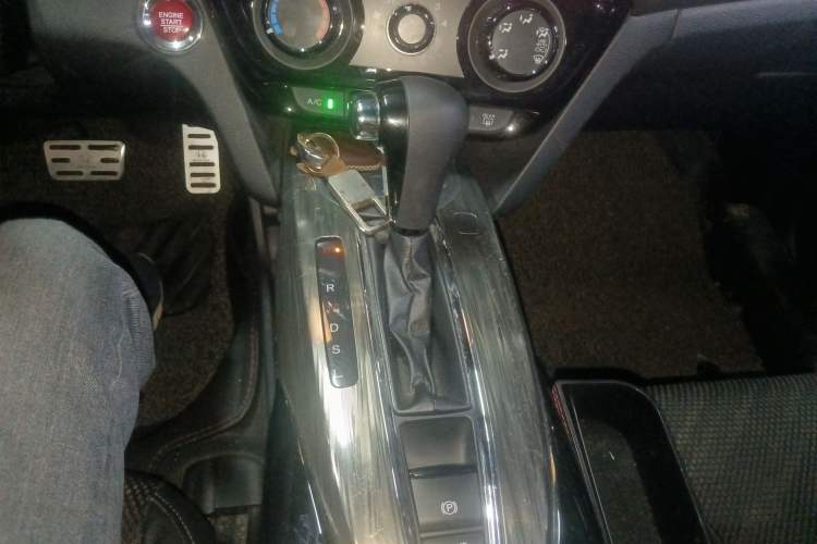 Used Honda XR-V 2017 1.8L EXi CVT Comfort Version Gear Lever