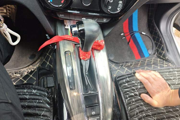Used Honda XR-V 2017 1.5L LXi CVT Classic Edition Gear Lever