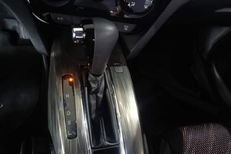 Used Honda XR-V 2017 1.5L LXi CVT Classic Edition Gear Lever