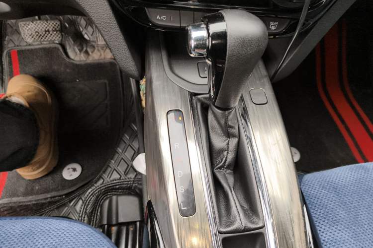 Used Honda XR-V 2017 1.8L EXi CVT Comfort Version Gear Lever