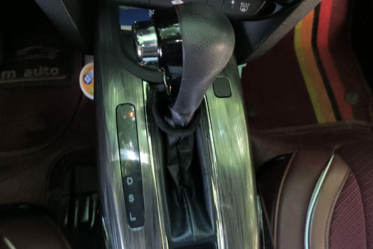 Used Honda XR-V 2017 1.8L EXi CVT Comfort Version Gear Lever