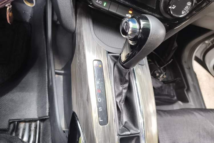 Used Honda XR-V 2017 1.5L LXi CVT Classic Edition Gear Lever
