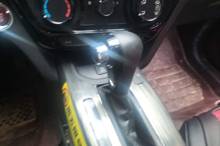 Used Honda XR-V 2017 1.8L EXi CVT Comfort Version Gear Lever