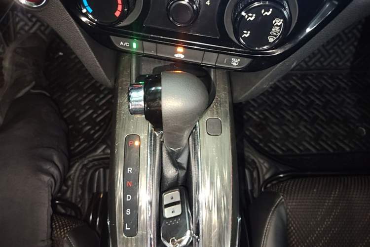 Used Honda XR-V 2017 1.8L EXi CVT Comfort Version Gear Lever