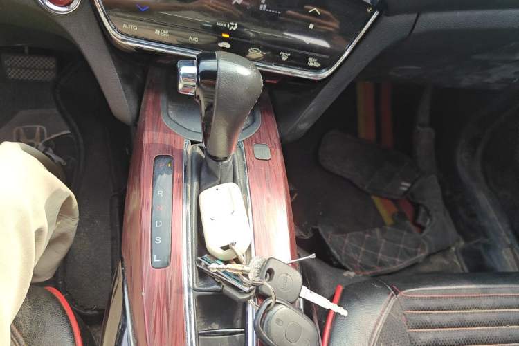 Used Honda XR-V 2017 1.8L VTi CVT Luxury Edition Gear Lever