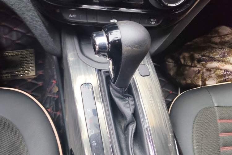 Used Honda XR-V 2017 1.8L EXi CVT Comfort Version Gear Lever