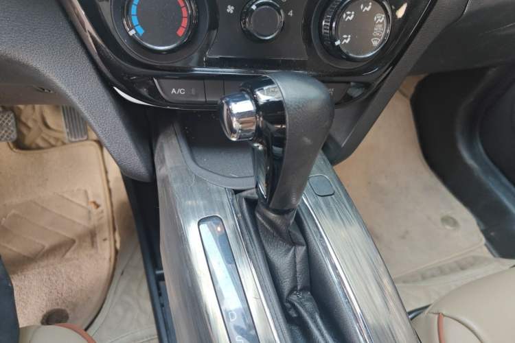 Used Honda XR-V 2017 1.5L LXi CVT Classic Edition Gear Lever