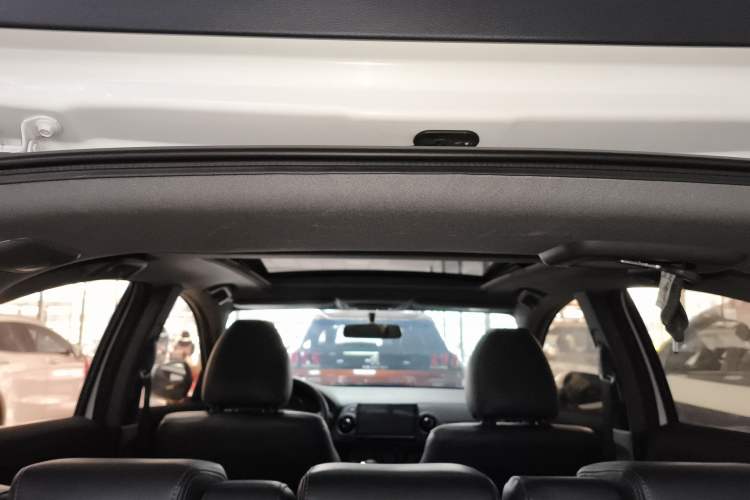 Used Honda XR-V 2017 1.8L EXi CVT Comfort Version Headliner