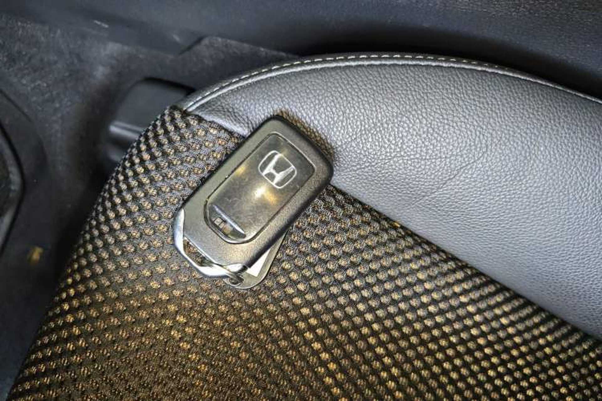 Used Honda XR-V 2017 1.8L EXi CVT Comfort Version Interior 1