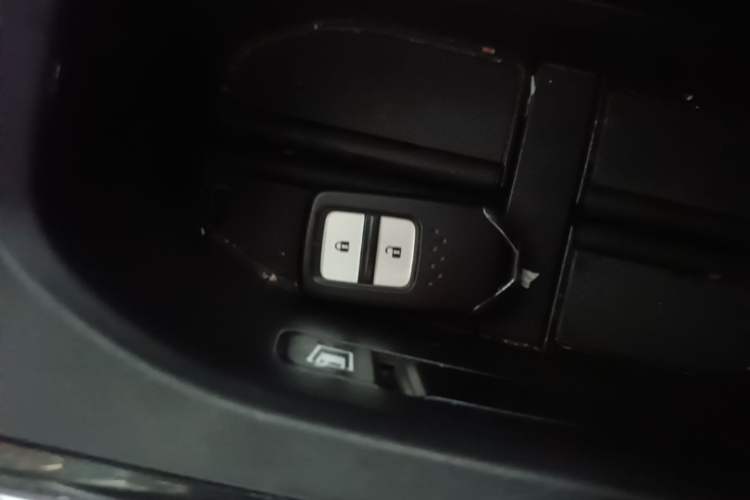 Used Honda XR-V 2017 1.8L EXi CVT Comfort Version Interior 1