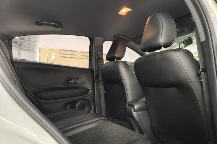 Used Honda XR-V 2017 1.5L LXi CVT Classic Edition Interior 10