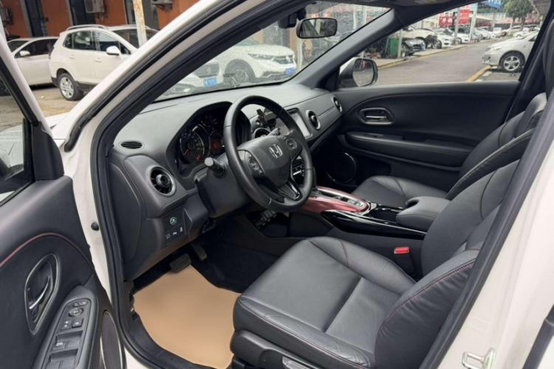 Used Honda XR-V 2017 1.8L VTi CVT Luxury Edition Interior 2