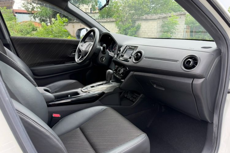 Used Honda XR-V 2017 1.5L LXi CVT Classic Edition Interior 2