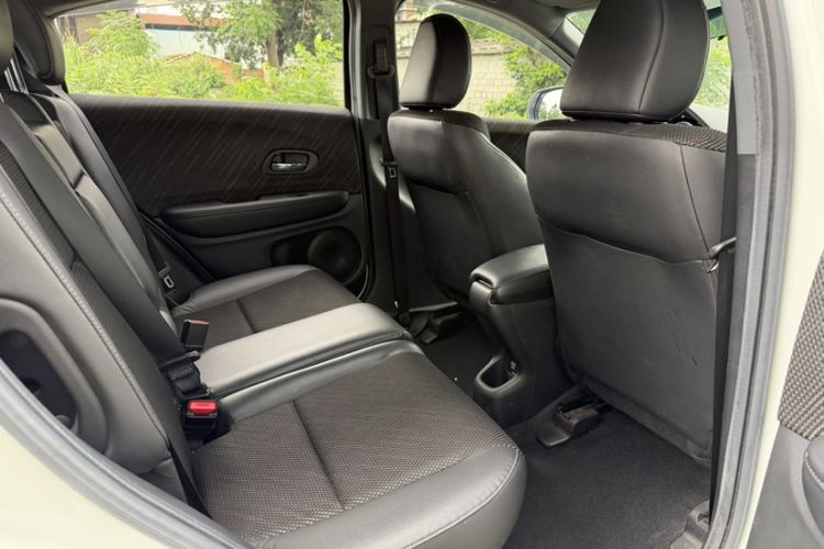 Used Honda XR-V 2017 1.5L LXi CVT Classic Edition Interior 3
