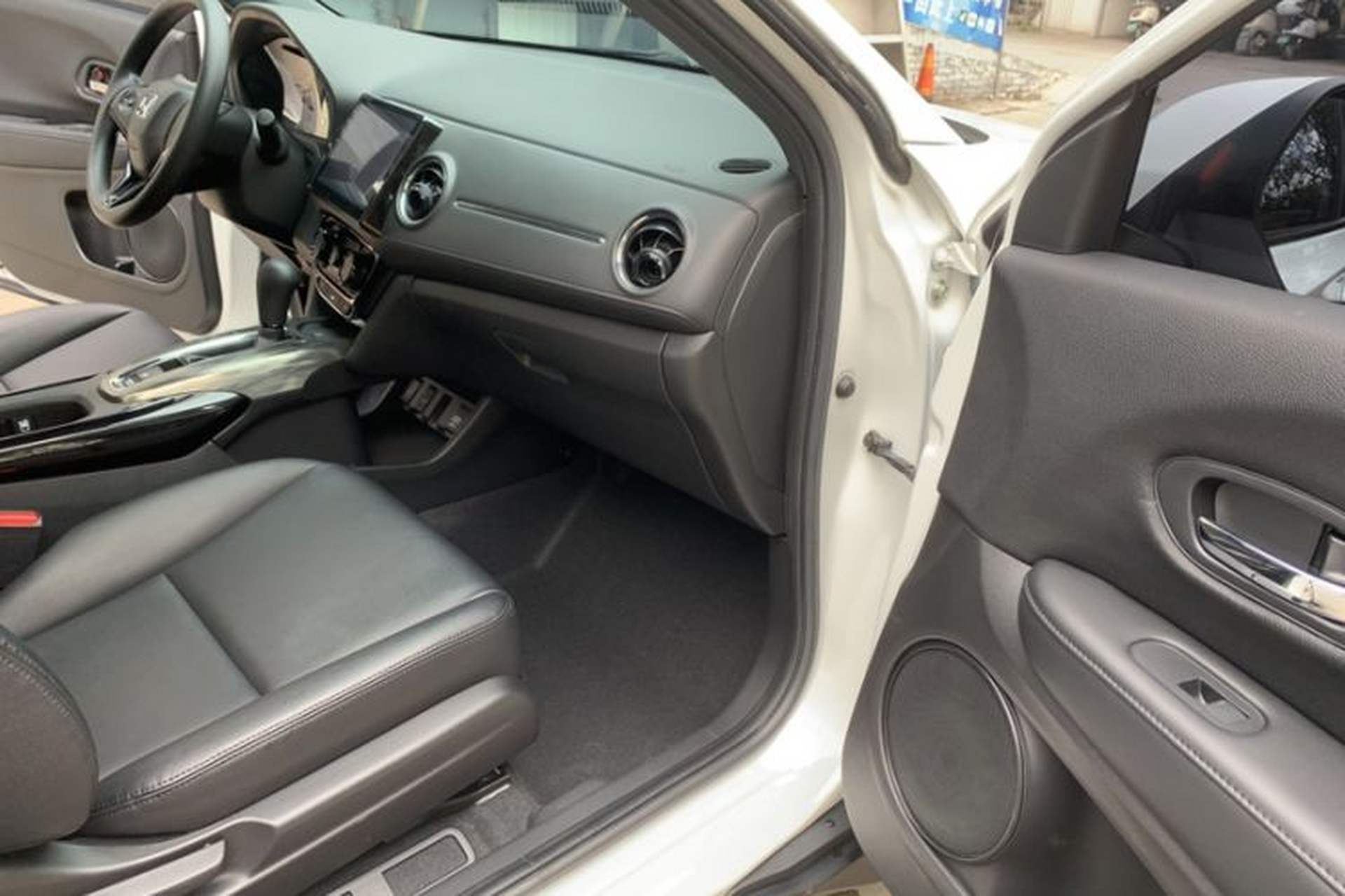 Used Honda XR-V 2017 1.8L EXi CVT Comfort Version Interior 4