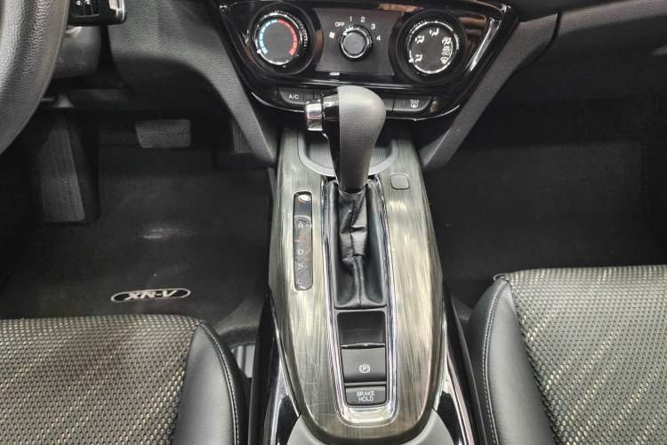 Used Honda XR-V 2017 1.5L LXi CVT Classic Edition Interior 4
