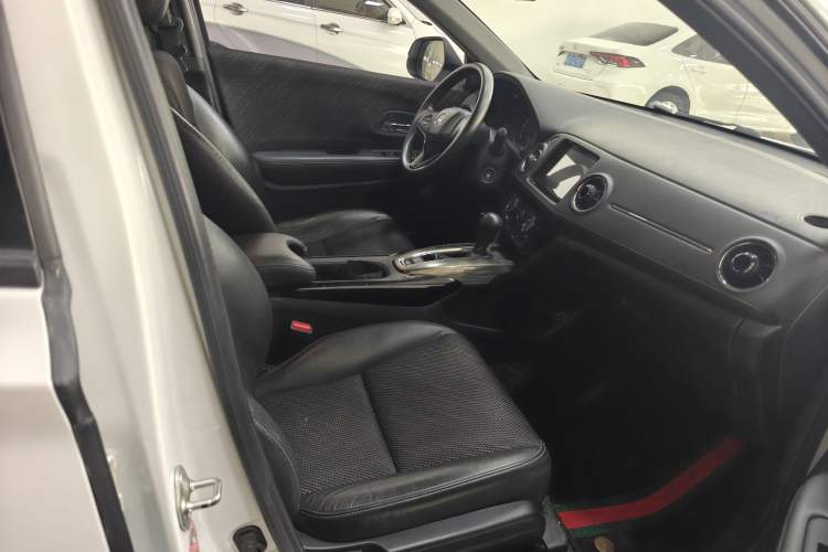 Used Honda XR-V 2017 1.5L LXi CVT Classic Edition Interior 4