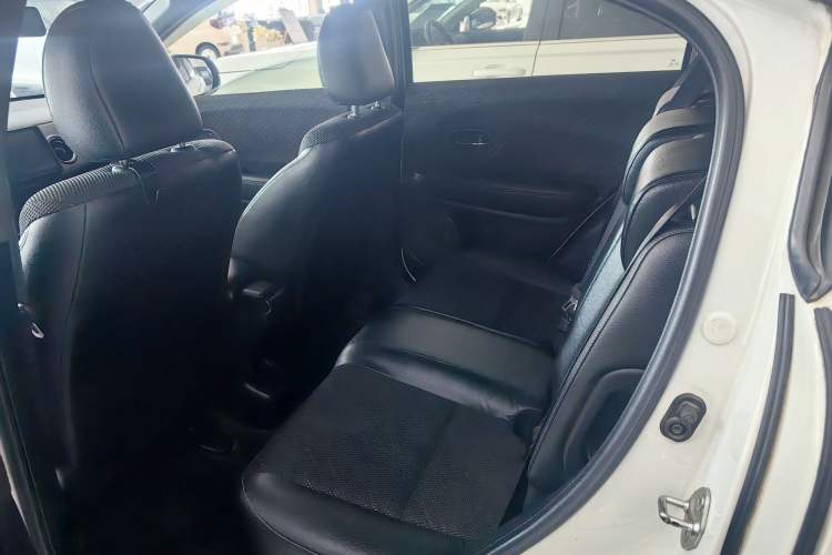 Used Honda XR-V 2017 1.5L LXi CVT Classic Edition Interior 4