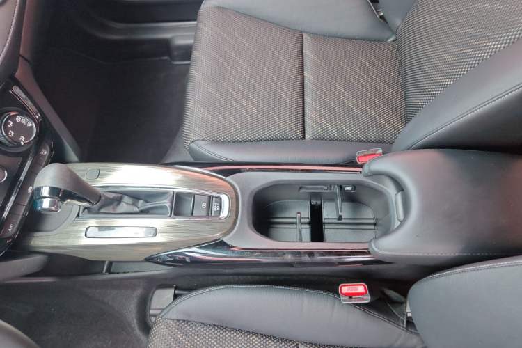 Used Honda XR-V 2017 1.5L LXi CVT Classic Edition Interior 5