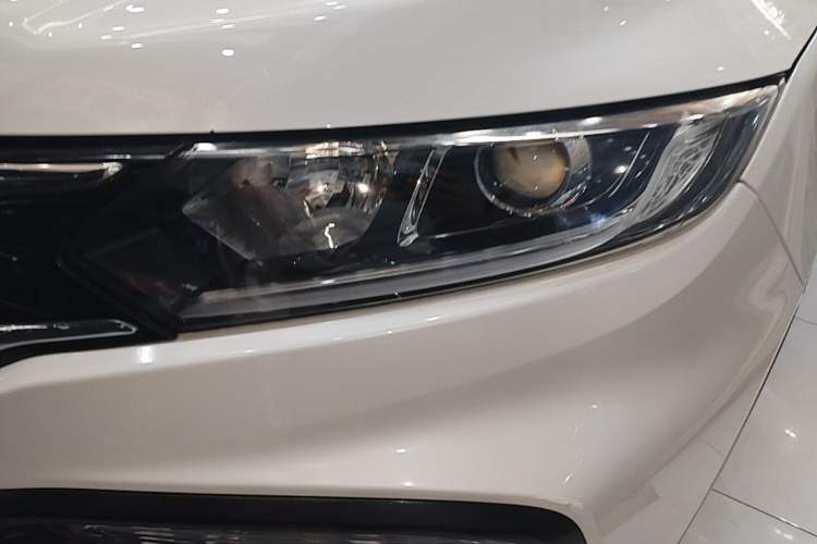 Used Honda XR-V 2017 1.5L LXi Manual Classic Edition Left Front Headlight