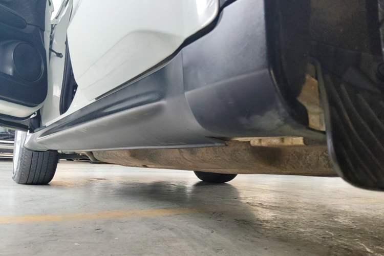 Used Honda XR-V 2017 1.5L LXi CVT Classic Edition Left Side Sill