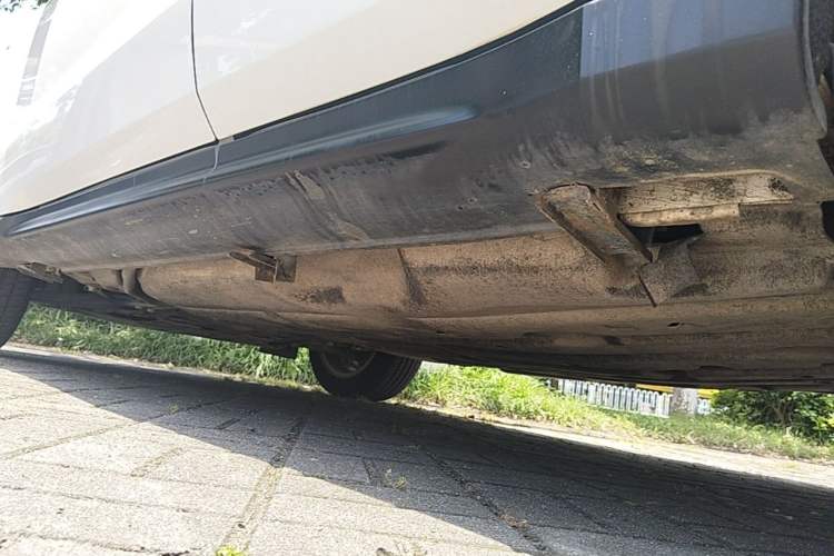 Used Honda XR-V 2017 1.8L EXi Manual Comfort Edition Left Side Sill