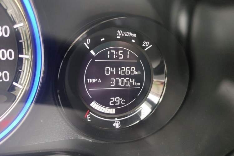 Used Honda XR-V 2017 1.5L LXi CVT Classic Edition Odometer Close Up