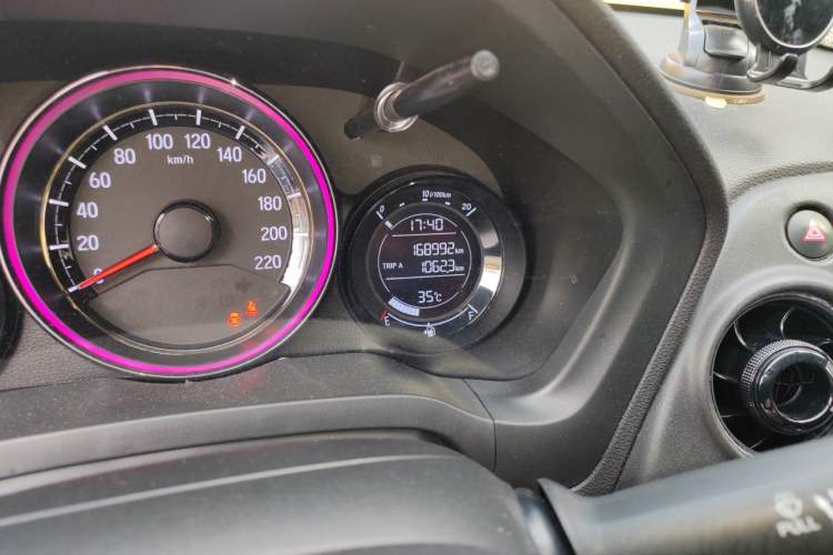 Used Honda XR-V 2017 1.8L EXi CVT Comfort Version Odometer Close Up