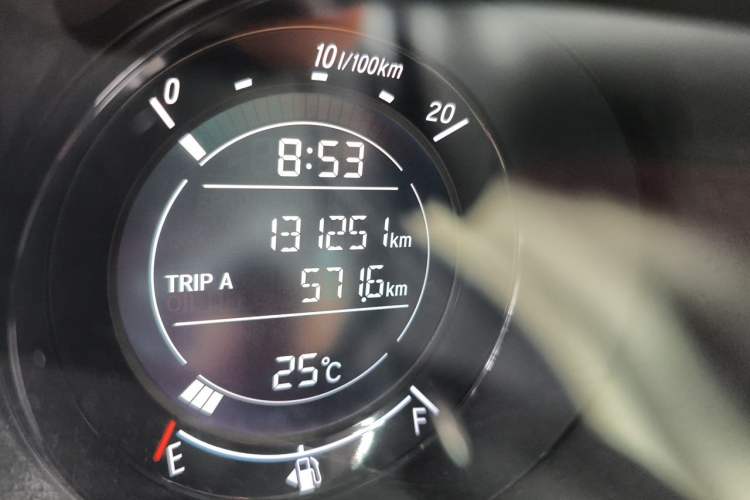 Used Honda XR-V 2017 1.5L LXi CVT Classic Edition Odometer Close Up