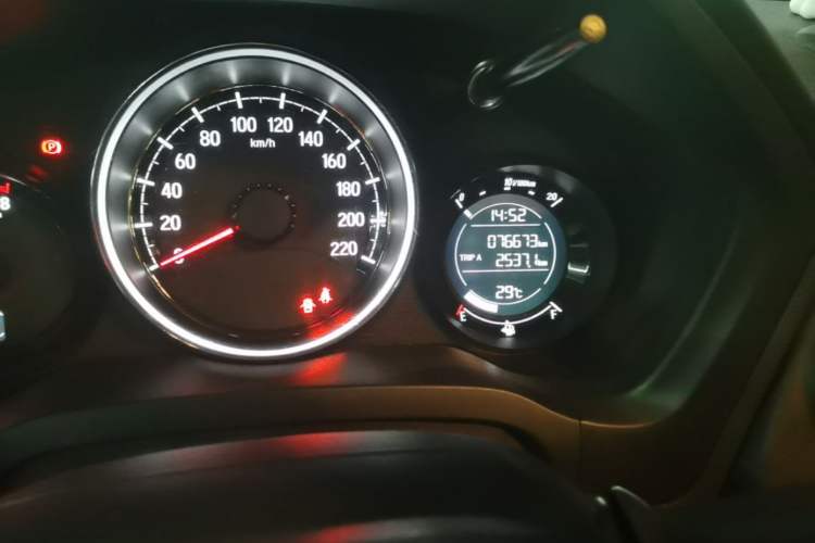 Used Honda XR-V 2017 1.5L LXi CVT Classic Edition Odometer Close Up