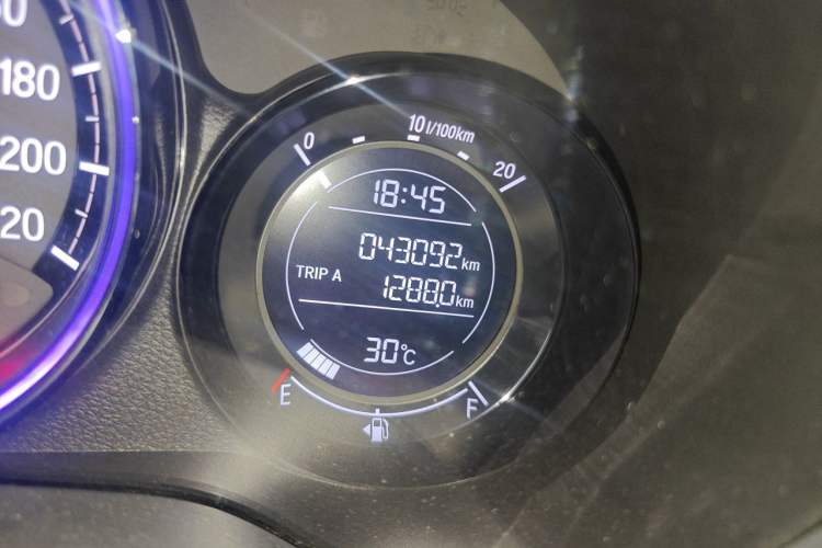 Used Honda XR-V 2017 1.8L EXi CVT Comfort Version Odometer Close Up