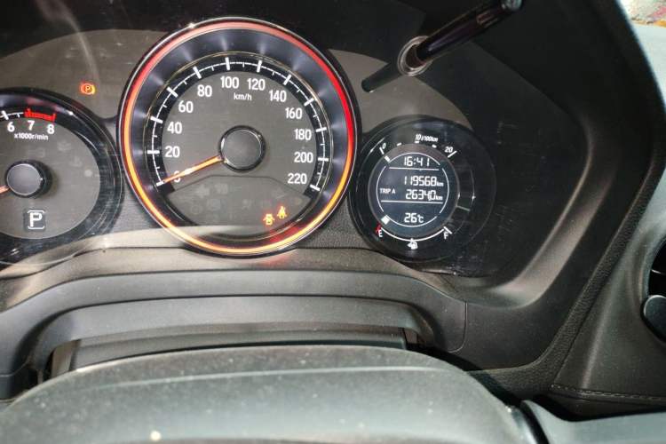 Used Honda XR-V 2017 1.5L LXi CVT Classic Edition Odometer Close Up