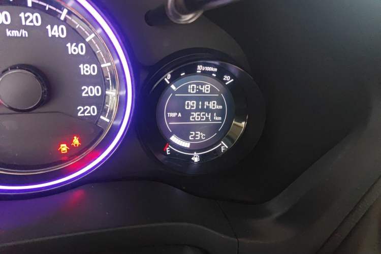 Used Honda XR-V 2017 1.5L LXi CVT Classic Edition Odometer Close Up