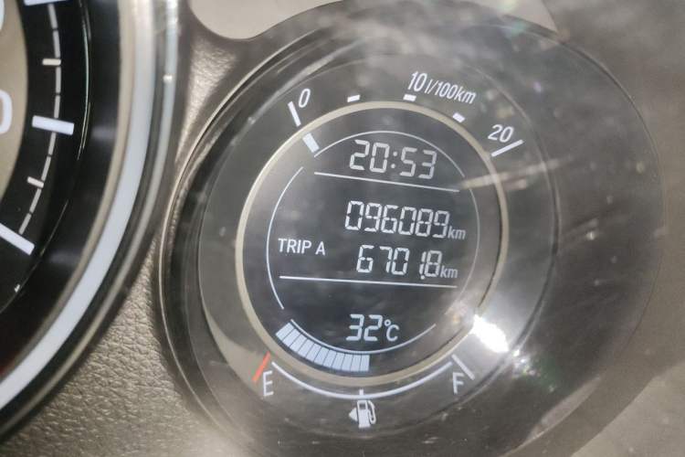 Used Honda XR-V 2017 1.5L LXi CVT Classic Edition Odometer Close Up