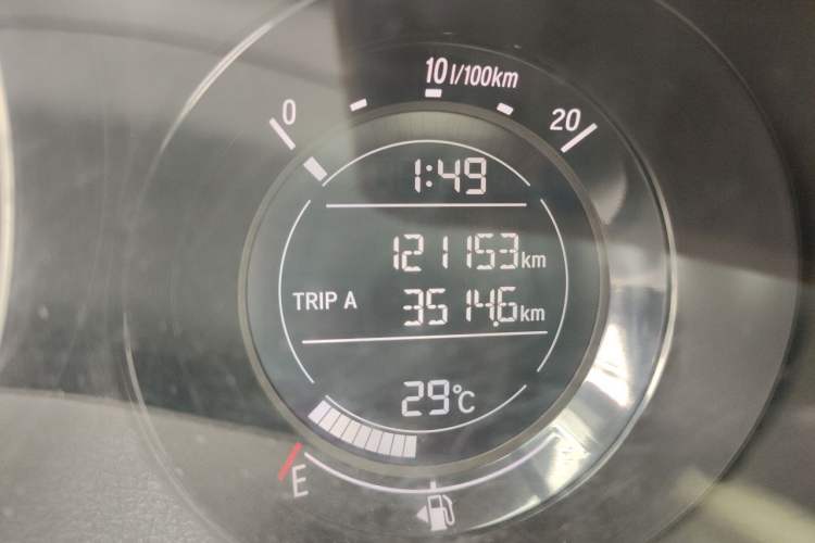 Used Honda XR-V 2017 1.8L EXi CVT Comfort Version Odometer Close Up