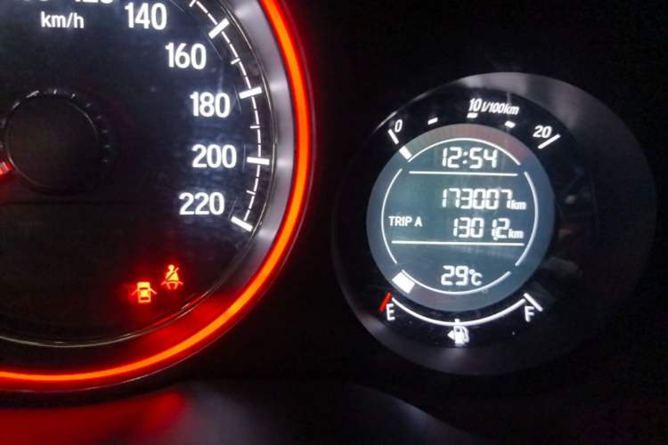 Used Honda XR-V 2017 1.8L EXi CVT Comfort Version Odometer Close Up