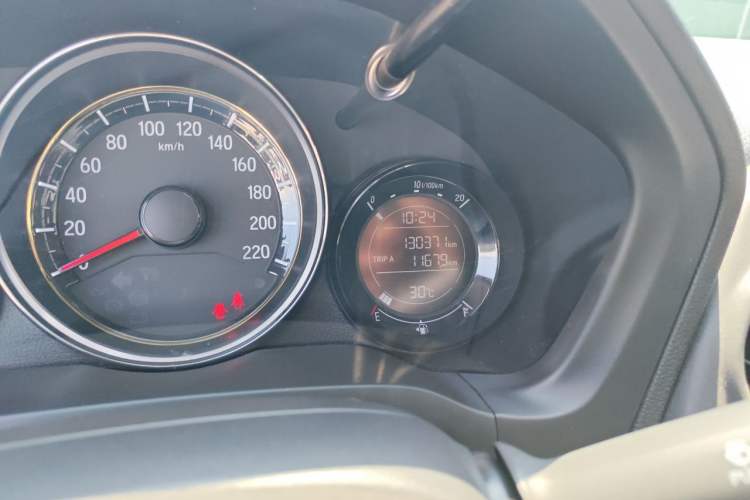 Used Honda XR-V 2017 1.5L LXi CVT Classic Edition Odometer Close Up