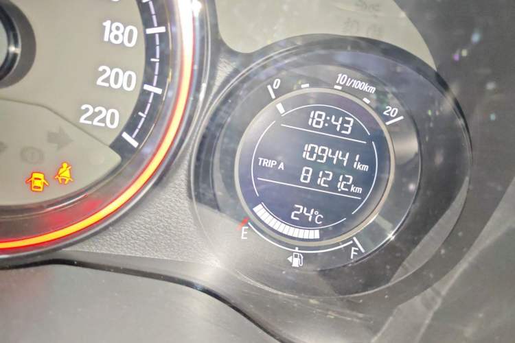 Used Honda XR-V 2017 1.5L LXi Manual Classic Edition Odometer Close Up