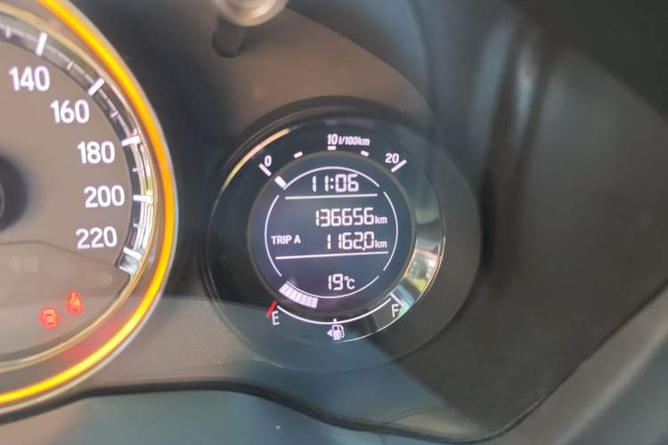 Used Honda XR-V 2017 1.8L EXi CVT Comfort Version Odometer Close Up