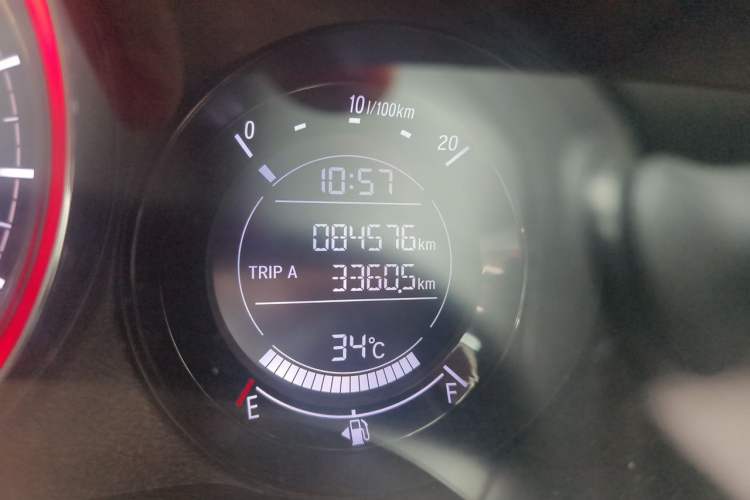 Used Honda XR-V 2017 1.8L EXi CVT Comfort Version Odometer Close Up