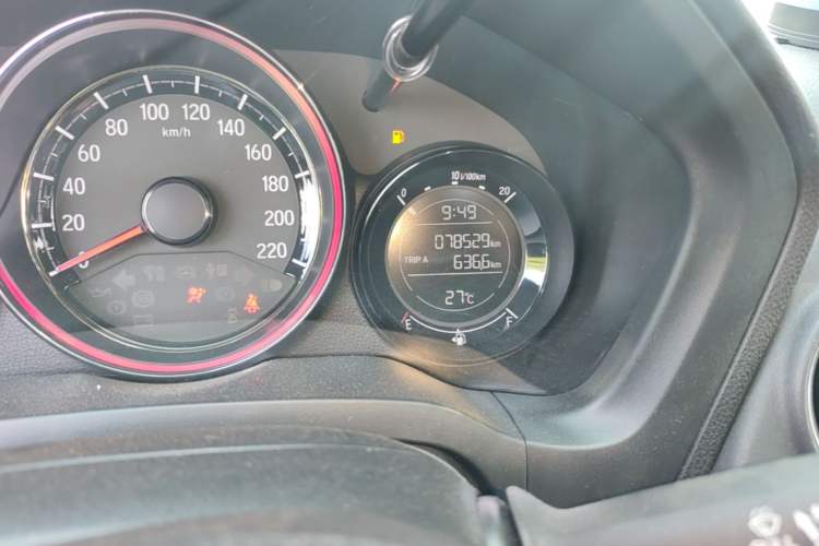 Used Honda XR-V 2017 1.8L EXi CVT Comfort Version Odometer Close Up