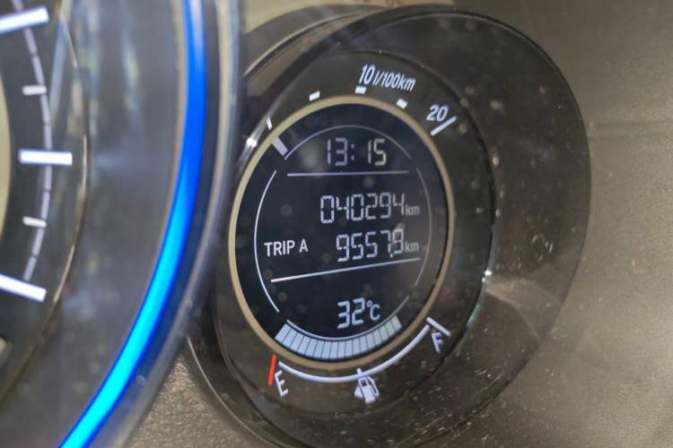 Used Honda XR-V 2017 1.5L LXi CVT Classic Edition Odometer Close Up