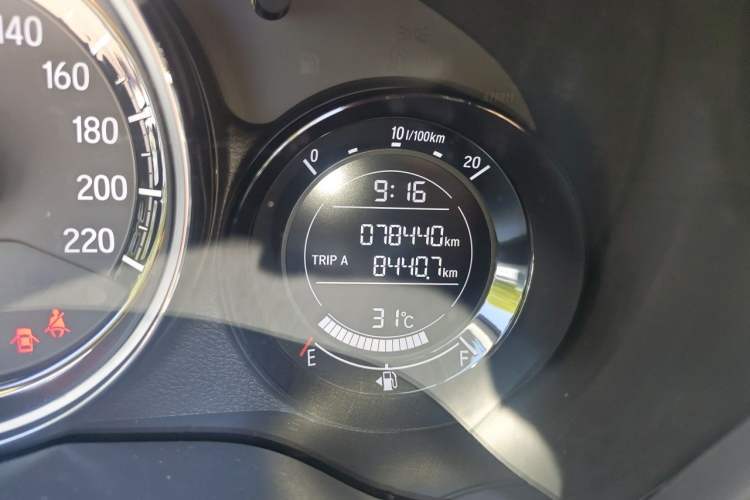 Used Honda XR-V 2017 1.5L LXi CVT Classic Edition Odometer Close Up