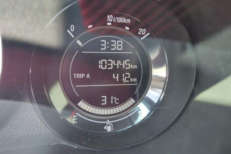 Used Honda XR-V 2017 1.5L LXi CVT Classic Edition Odometer Close Up