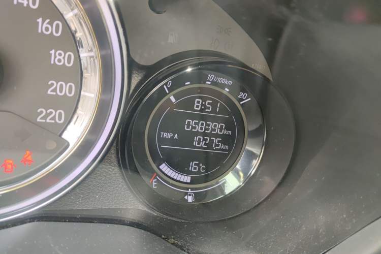 Used Honda XR-V 2017 1.5L LXi CVT Classic Edition Odometer Close Up