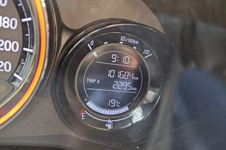 Used Honda XR-V 2017 1.8L EXi CVT Comfort Version Odometer Close Up