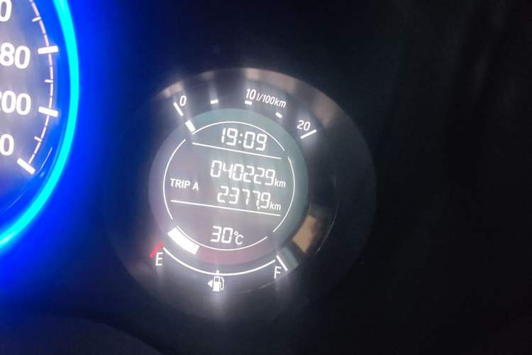 Used Honda XR-V 2017 1.5L LXi CVT Classic Edition Odometer Close Up