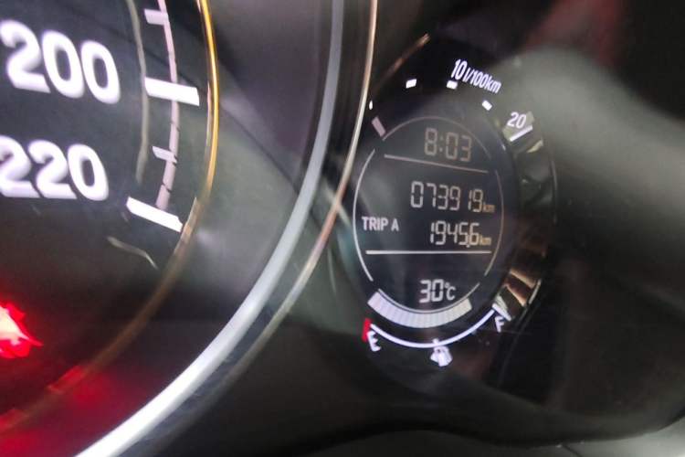 Used Honda XR-V 2017 1.5L LXi CVT Classic Edition Odometer Close Up
